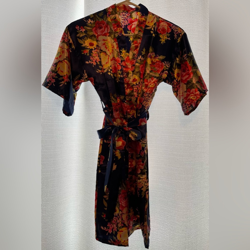 Long-sleeve lightweight robe, girls size 12